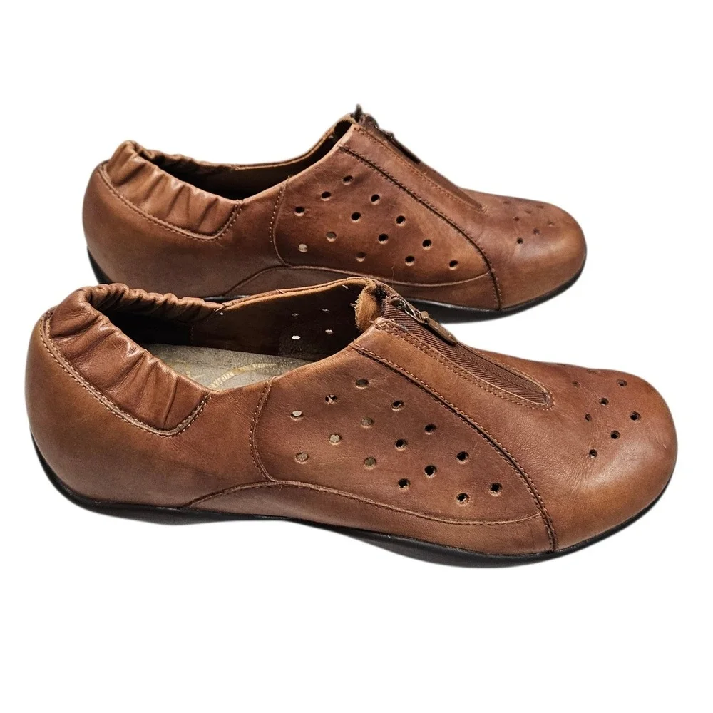 Dansko Loafers Women 39 Brown Leather Front Zip Perforated Comfort Walking Shoes